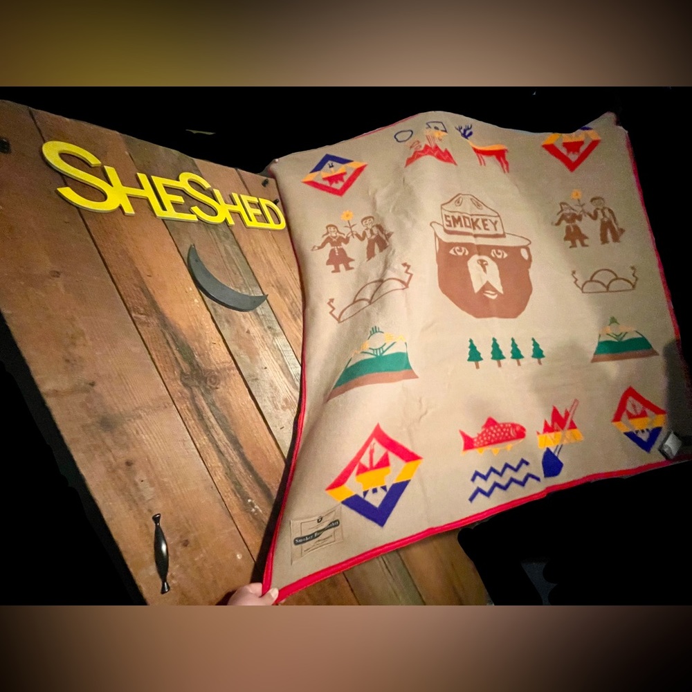 Hard to find Smokey Bear Pendleton Beaver State Blanket